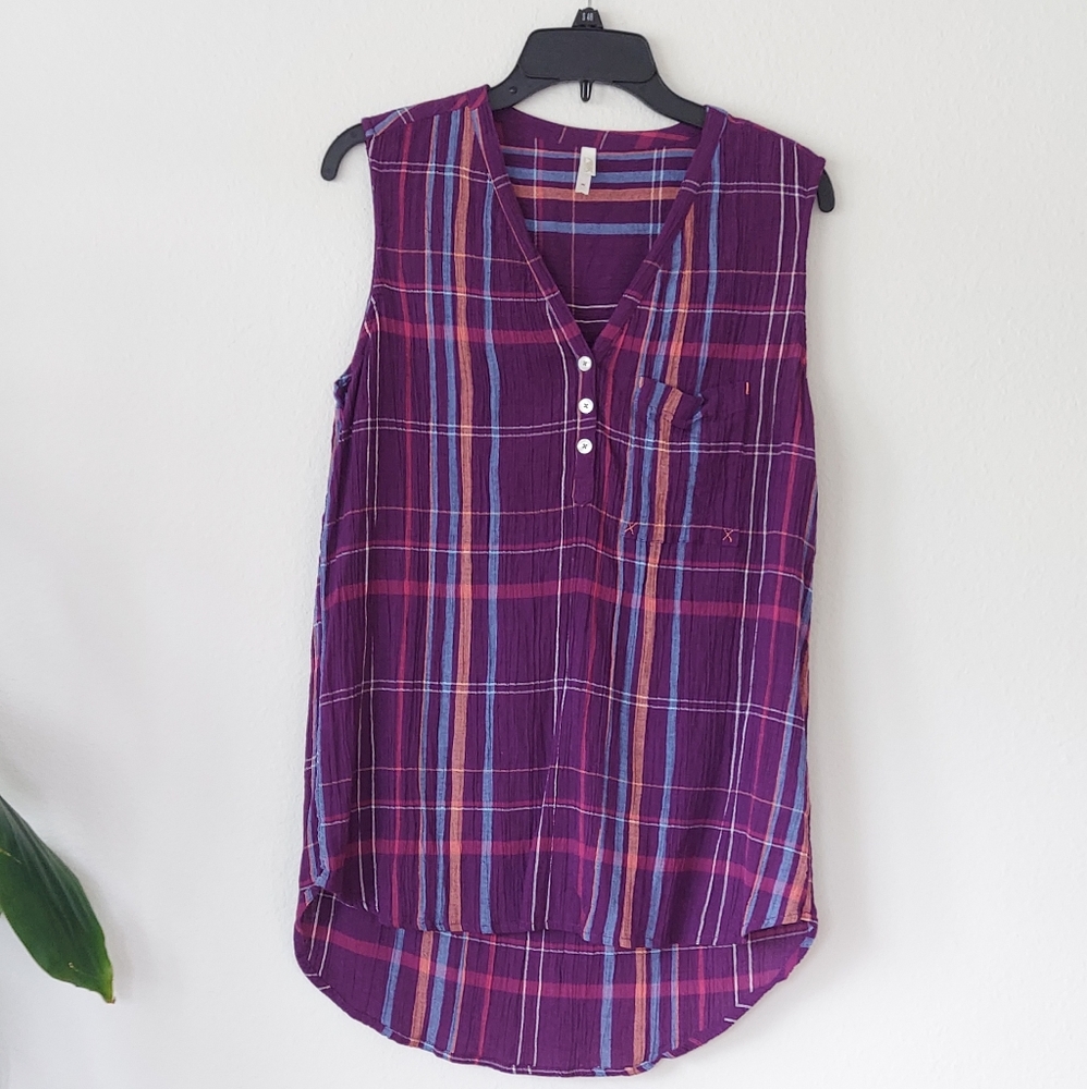 AMK Plaid Sleevles Shirt